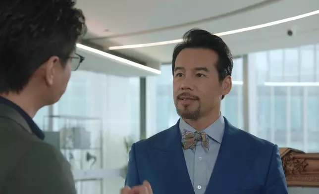 徐榮「四色系多巴胺西裝」花生騷，同場加映花款多多煲呔。