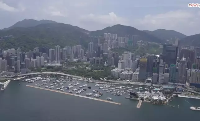 政策組組長黃元山與業界探討遊艇經濟前景。政府新聞處片段截圖