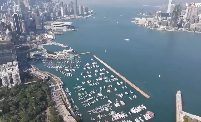 政策組組長黃元山與業界探討遊艇經濟前景。政府新聞處片段截圖