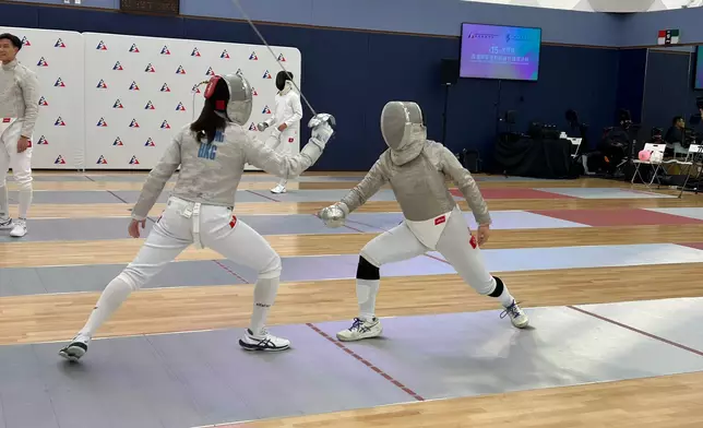 香港劍擊運動員星期五會見傳媒。巴士的報記者攝