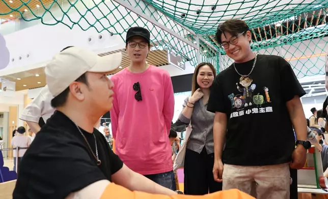 尚未為人父親的沈宗賢亦樂於參與遊戲「識多啲菜啦」靠手感找出蔬果