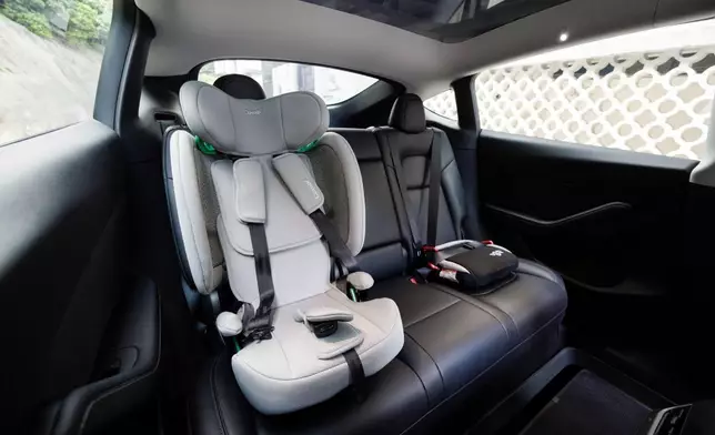 「兒童座椅」行程將提供兩款兒童安全座椅選項