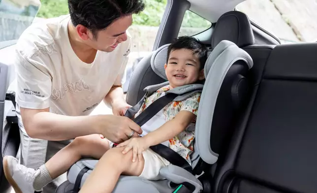 家長現可帶同小朋友安心乘坐配備「兒童座椅」的Uber行程