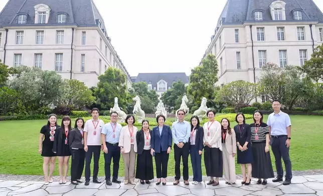 投資推廣署於東莞市向先進製造業企業推介香港出海專班服務平台。政府新聞處圖片