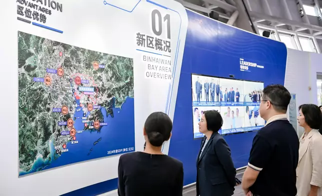 投資推廣署於東莞市向先進製造業企業推介香港出海專班服務平台。政府新聞處圖片