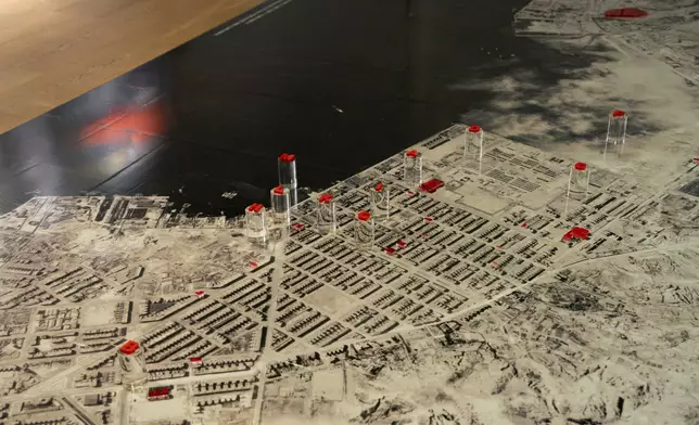 「鐵鳥凝視：戰時航空照中的九龍半島 1941-1945」展出由多張珍貴航空照片組成的九龍區大型地圖。