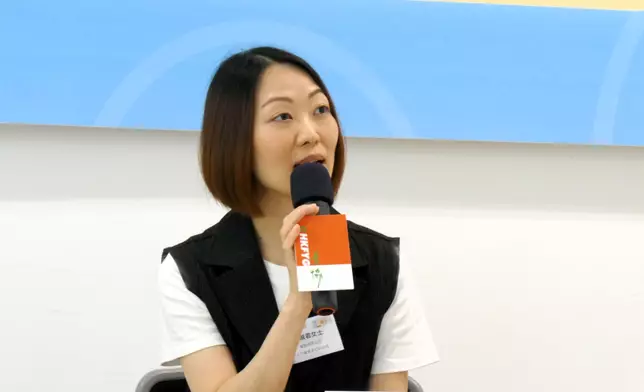 高皆有限公司人力資源及行政經理廖淑君分享說，公司三分之一員工為年輕人，多來自物質充裕家庭，較著重工作意義和生活平衡，不滿足於傳統朝九晚六上班模式，重視個人發展。