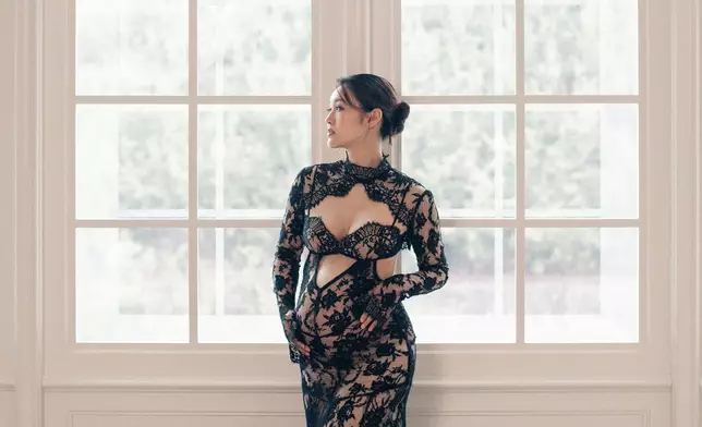 張寶兒晒出一輯性感大肚寫真為自己慶生。