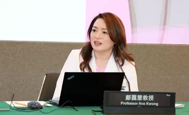 鄺靄慧教授強調，團隊的目標是為乳癌患者提供其他治療方案選擇，改善術後乳房外形對稱性與自然感，從而提升患者自信及生活質素。