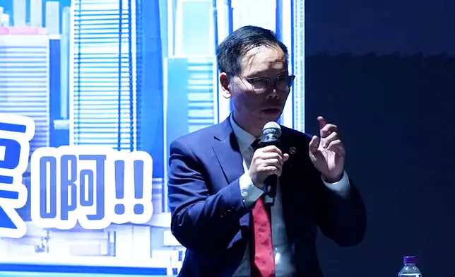 2號候選人卜國明。巴士的報記者攝