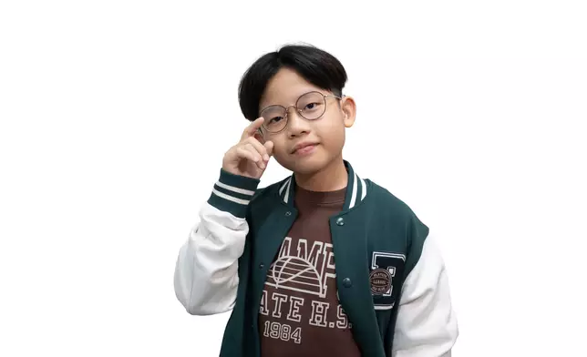 小演員鄭進希聲演華特(兒子角色)