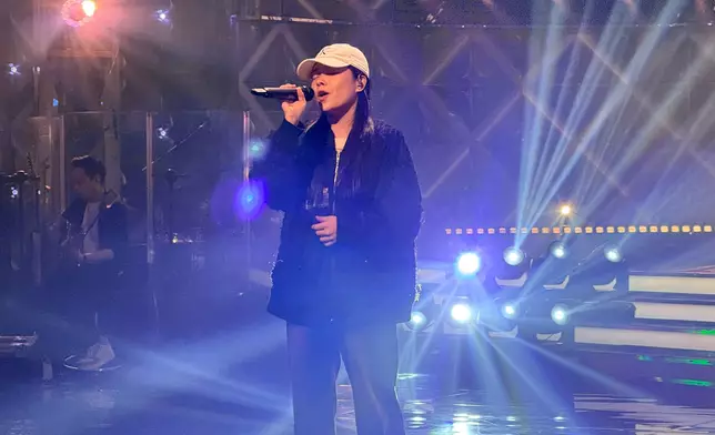 柯雨霏孖辮Look正。