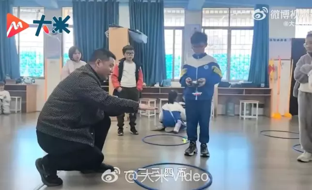 教師駐守大山開設「無人機課」，7年來帶30餘名學生奪全國冠軍。影片截圖