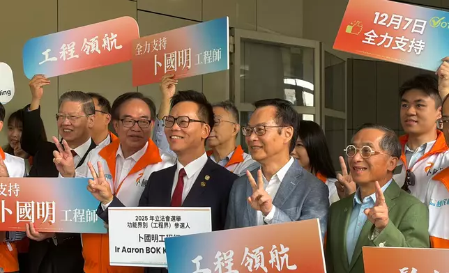 卜國明報名。巴士的報記者說