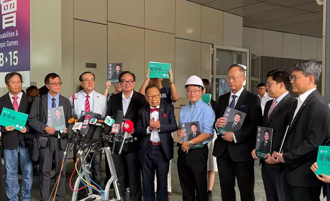 霍偉棟報名。巴士的報記者說