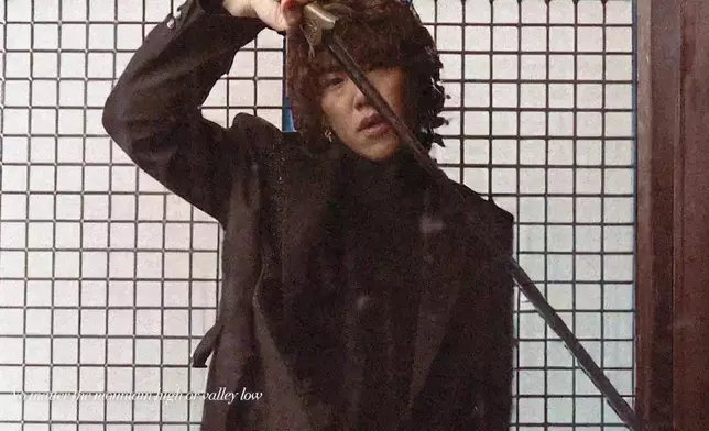 《說英雄誰是英雄》劇集主題曲《英雄傳奇》