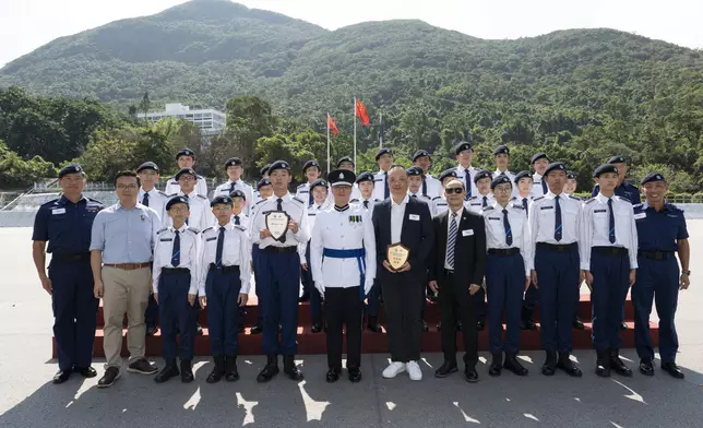 最佳步操小隊冠軍（中學組）由賽馬會官立中學奪得。