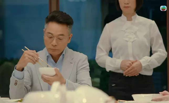 留意番，安仔全程都係壓抑與爆發之間架。