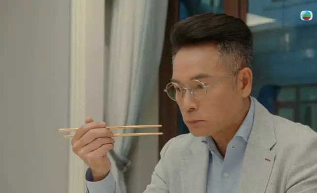 留意番，安仔全程都係壓抑與爆發之間架。