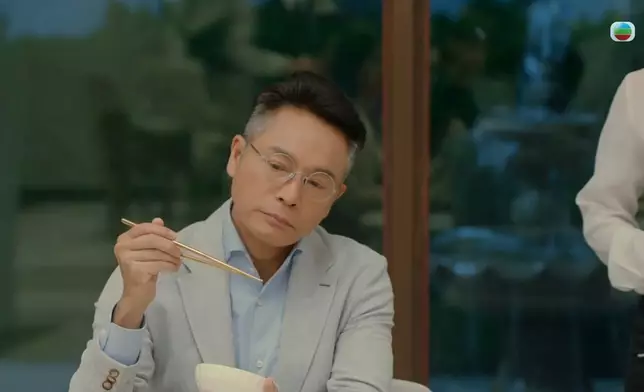 留意番，安仔全程都係壓抑與爆發之間架。