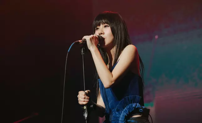 白安《路邊野餐》新專輯巡迴演唱會台中開唱，帶領歌迷一同進入星期八世界。