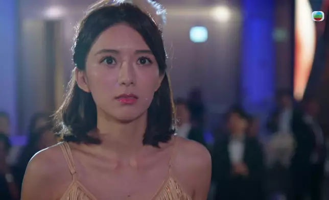 星妤見到自己條整容片被公開後，瞬間由開心轉為錯愕嘅表情都做得好好。