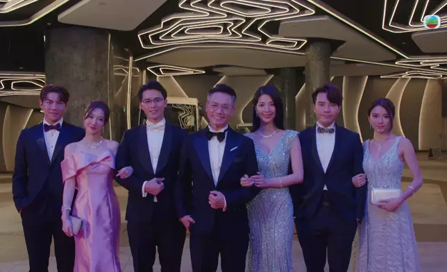 三位小花各有各靚。