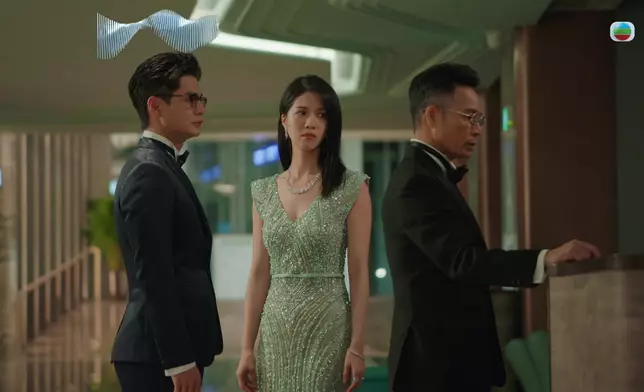 陳曉華呢件衫好難Carry，但佢駕馭得好完美。