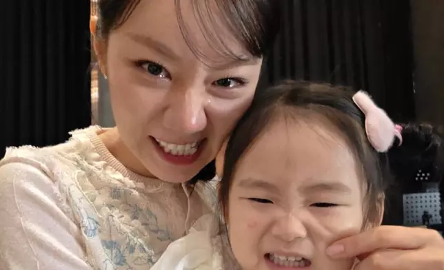 惠利在妹妹婚禮上變喊包。網上圖片