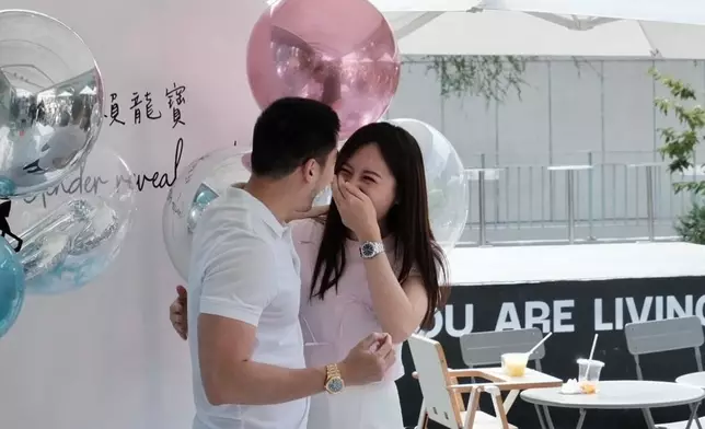 去年再迎來女兒。