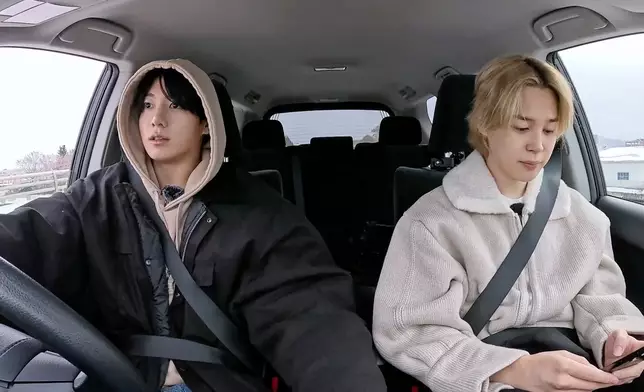 Jimin及Jung Kook繼第1季後，再次結伴遊山玩水。Disney+提供圖片