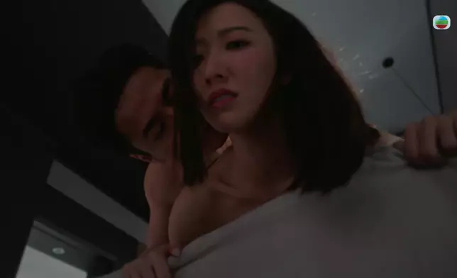 何依婷感激對方貼心幫忙克服「床戲恐懼」