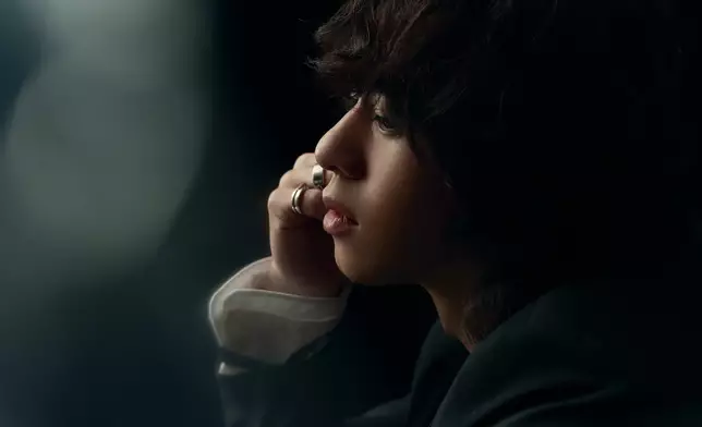 曾比特（Mike）正式加盟英皇娛樂。