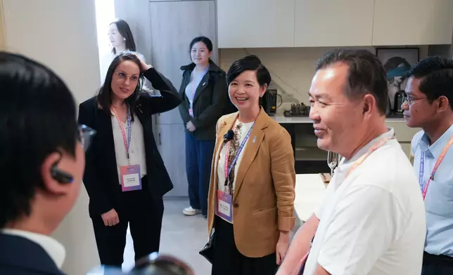 何永賢 Winnie Ho FB