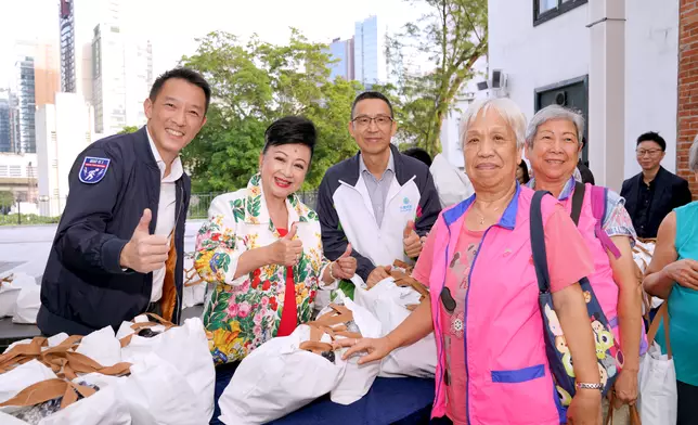 警務處商業罪案調查科反詐騙協調中心聯同中國移動香港舉辦「健康樂齡反詐講座」，為警方11月展開的「健康樂齡反詐月」一系列宣傳活動打響頭炮。