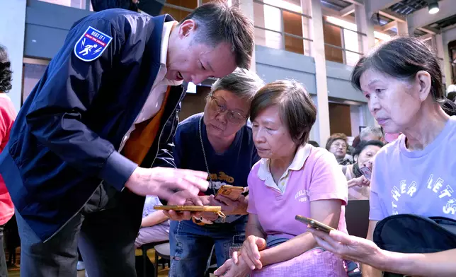 警務處商業罪案調查科反詐騙協調中心聯同中國移動香港舉辦「健康樂齡反詐講座」，為警方11月展開的「健康樂齡反詐月」一系列宣傳活動打響頭炮。