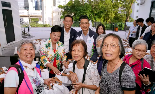 警務處商業罪案調查科反詐騙協調中心聯同中國移動香港舉辦「健康樂齡反詐講座」，為警方11月展開的「健康樂齡反詐月」一系列宣傳活動打響頭炮。