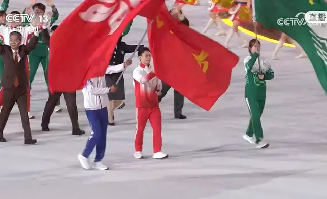 粵港澳代表團壓軸一同進場。央視截圖
