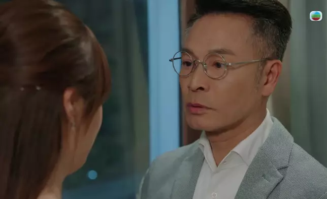 對著小女兒，安仔盡是憐惜、慈祥與不捨。