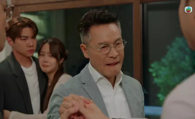 講到隨時要「白頭人送黑頭人」嘅嫲嫲，安仔展現出嘅情緒就極度哀痛。