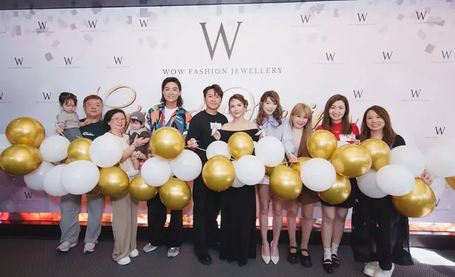 Ally回到12年前創立自家飾品店的地方開分店，眾好友一起主持爆波開幕儀式，賀她日日爆數。