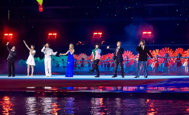 容祖兒、曾比特、樂隊Daze In White兩位成員Felix及Eugene獲邀擔任全運會開幕禮表演嘉賓。