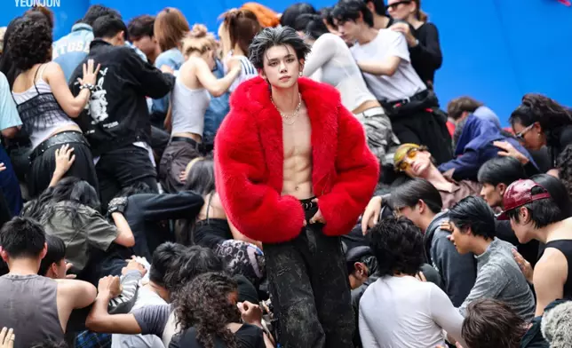 然竣親自參與多首歌曲的創作及編舞。BIGHIT MUSIC官網圖片