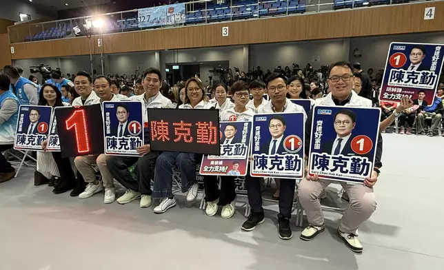 1號陳克勤的拉票團隊。巴士的報記者攝