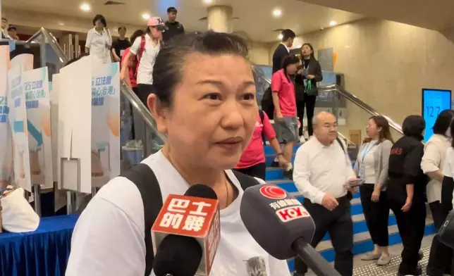 莫女士則覺得聽了論壇後比之前了解更多，對投票有幫助。巴士的報記者攝