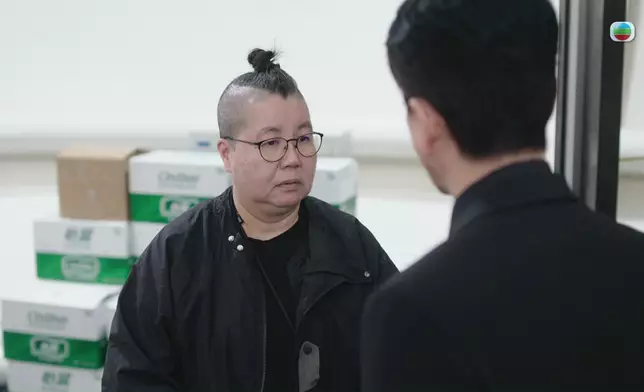 就算鬧路芙，佢全程都係笑住，而且寸人嘅成份居多。