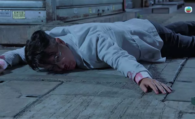 呢場戲加埋坤哥隻《還剩一件未做的事》，真係勁有Feel！鏡頭、演員、演技及BGM完美配搭。