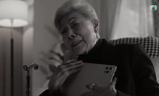 仰天同嫲嫲嘅道別都好虐心。