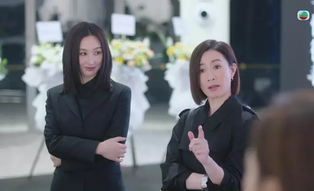 嚟到今季，四位「新聞Queen」由一支水幾個人飲、變成一支酒幾個人飲。