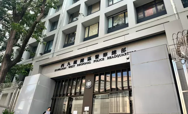 巴士的報記者攝西九龍總區警察總部。